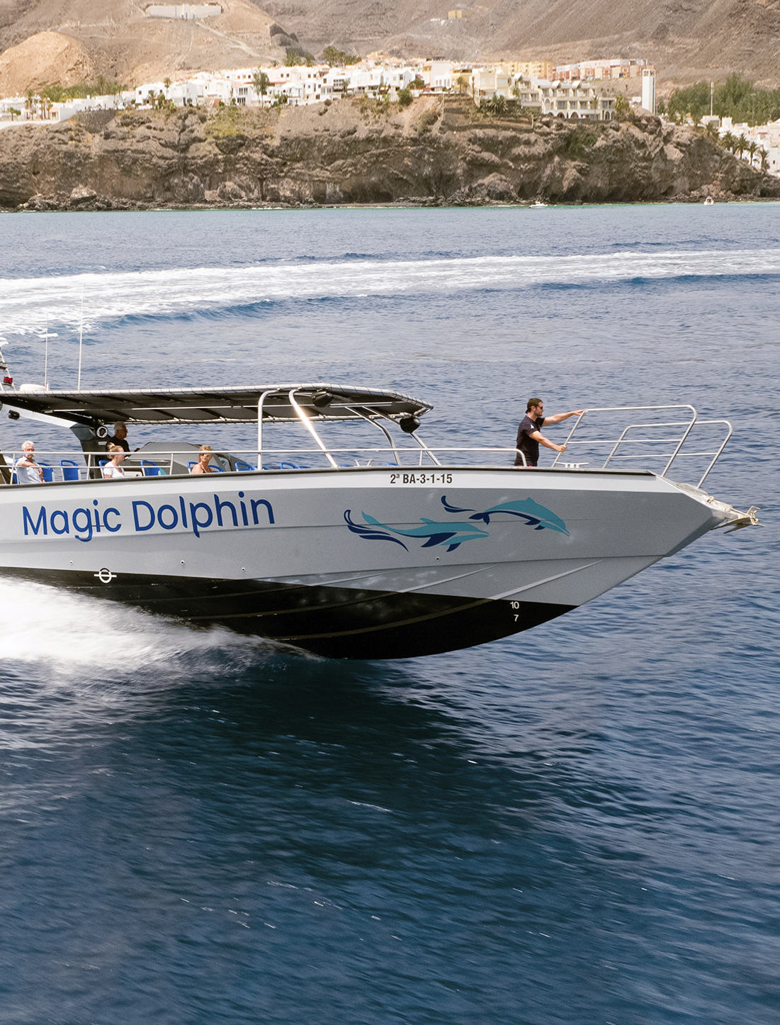 embarcación magic dolphin magicandsailing.com