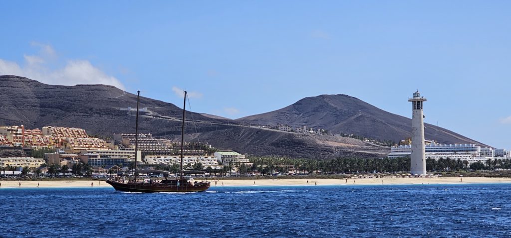 Imagen artículo sobre el Faro de morro Jable en Fuerteventura por magicadnsailing.com